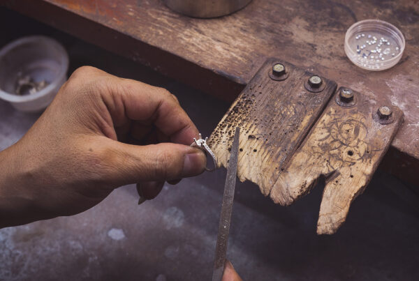 Ddreamer Jewelry How Handmade Jewelry is made Handmade Moissanite Anniversary Ring HeaderHow handmade jewelry is made?Ddreamer JewelryHow handmade jewelry is made?How handmade jewelry is made?