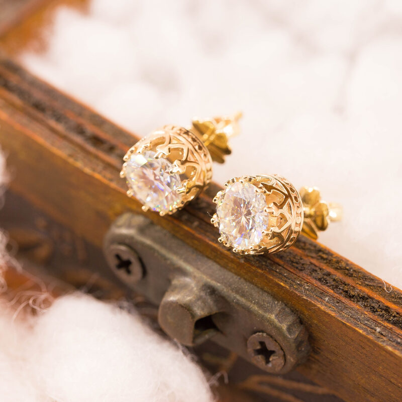 Ddreamer Jewelry ShowCase Bespoke Crown 18k Gold Earringsjpg (17)Fit for Royalty: Bespoke Crown Stud EarringsDdreamer JewelryFit for Royalty: Bespoke Crown Stud Earrings • Ddreamer Jewelry