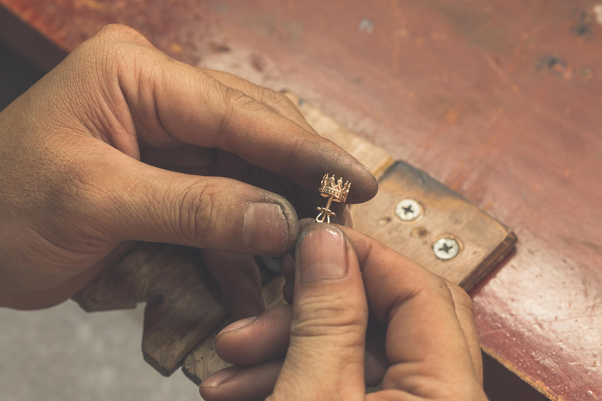 Ddreamer Jewelry ShowCase Bespoke Crown 18k Gold Earringsjpg (3)Fit for Royalty: Bespoke Crown Stud EarringsDdreamer JewelryFit for Royalty: Bespoke Crown Stud Earrings • Ddreamer Jewelry Ddreamer Jewelry ShowCase Bespoke Crown 18k Gold Earringsjpg (3)Fit for Royalty: Bespoke Crown Stud EarringsDdreamer JewelryFit for Royalty: Bespoke Crown Stud Earrings • Ddreamer Jewelry