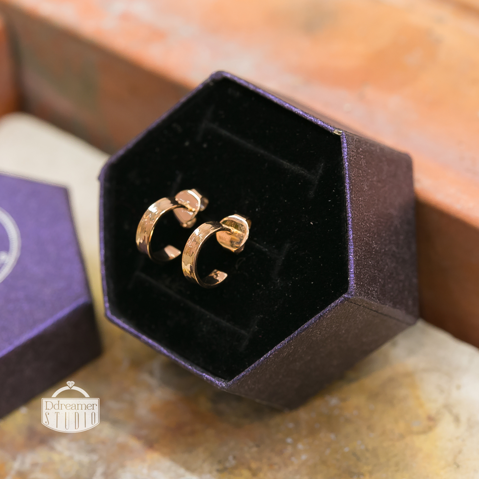 Ddreamer Jewelry ShowCase Gold 10k ammer Texture earrings (3)Modern Minimalism: 10k Gold Ball Point Hammered EarringsDdreamer JewelryModern Minimalism: 10k Gold Ball Point Hammered Earrings • Ddreamer Jewelry Ddreamer Jewelry ShowCase Gold 10k ammer Texture earrings (3)Modern Minimalism: 10k Gold Ball Point Hammered EarringsDdreamer JewelryModern Minimalism: 10k Gold Ball Point Hammered Earrings • Ddreamer Jewelry