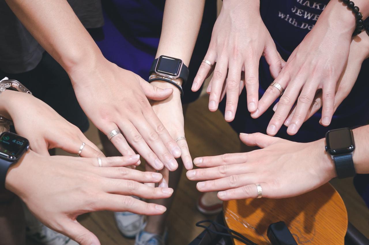 Family Bonding This Christmas: Make Custom Jewelry Together