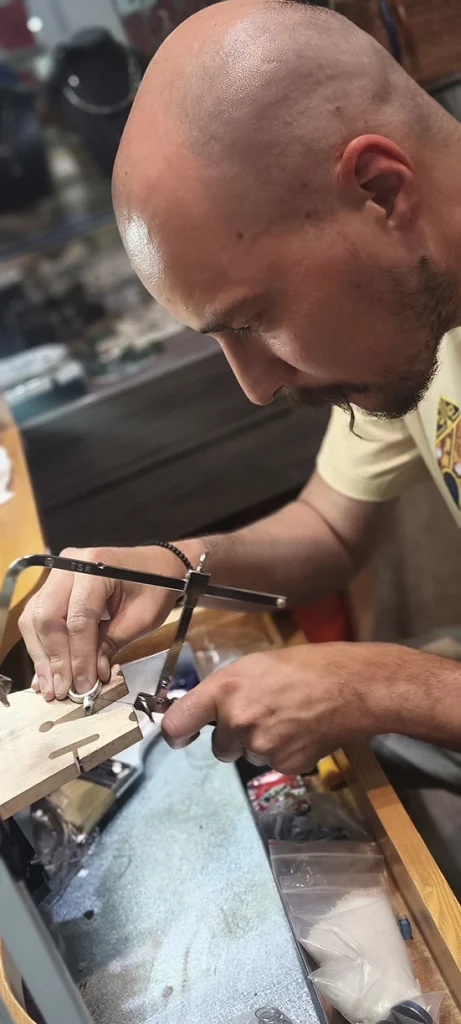 Ddreamer Jewelry Wax Carving and Casting Workshop Pinky Signet Ring 06 Ddreamer Jewelry Wax Carving and Casting Workshop Pinky Signet Ring 06